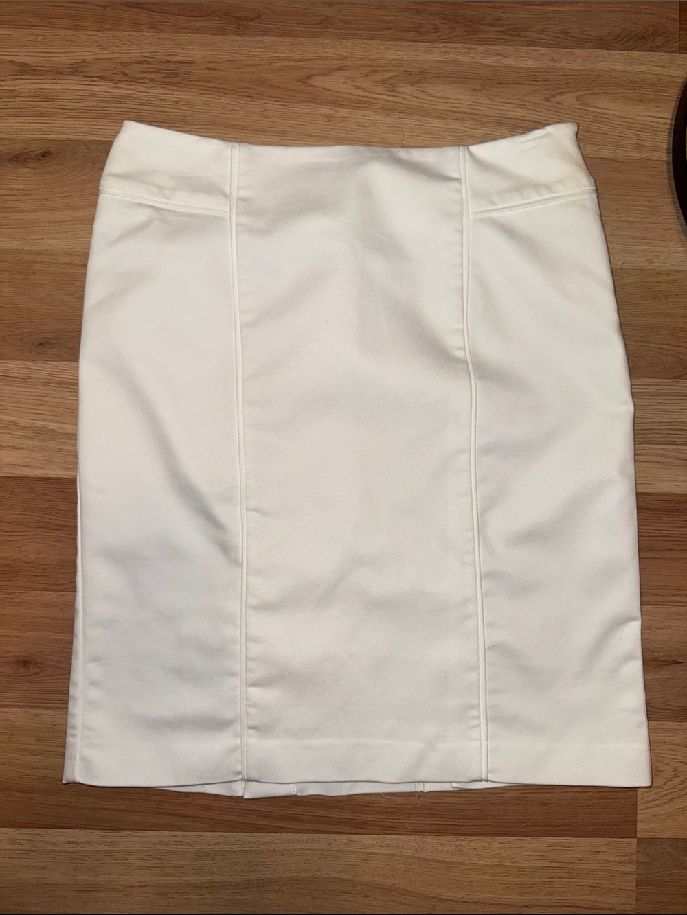 New York & Company Classic White Pencil Skirt - Sleek Workwear